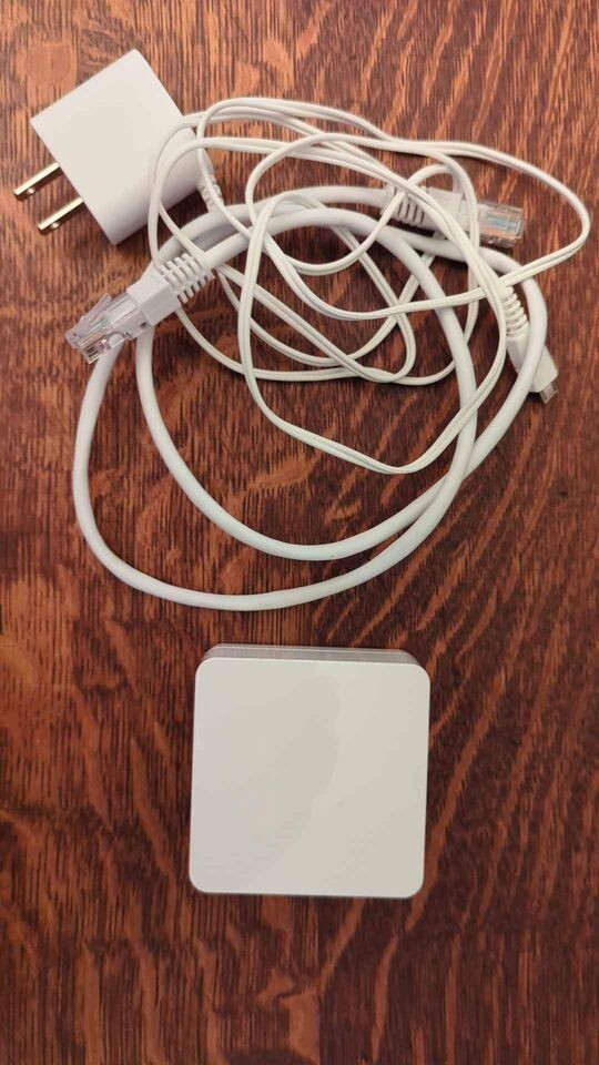 Lutron Caseta Smart Hub L-BDG2
