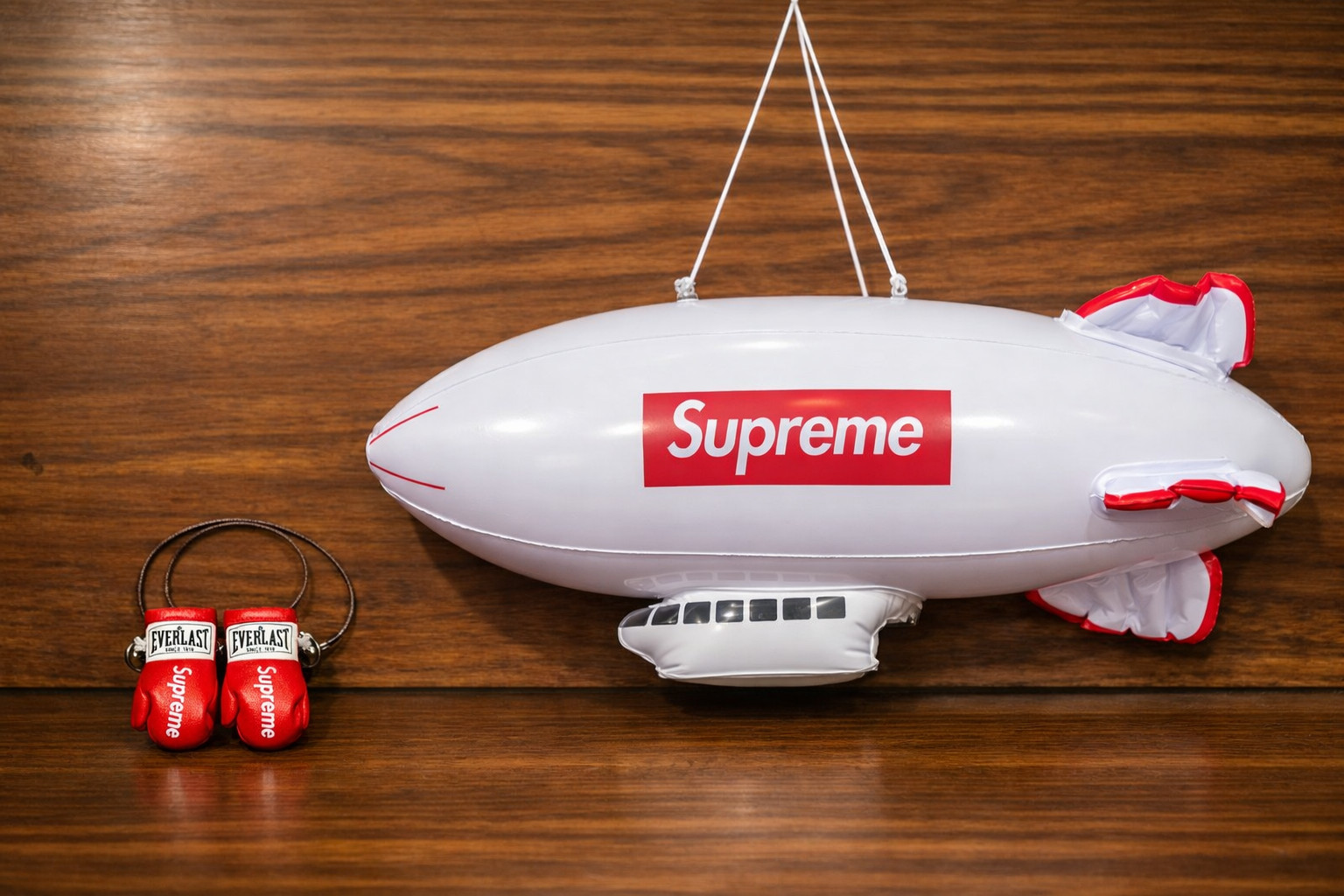 Supreme Accessories Blimp FW17 Inflatable or Boxing Gloves Keychain