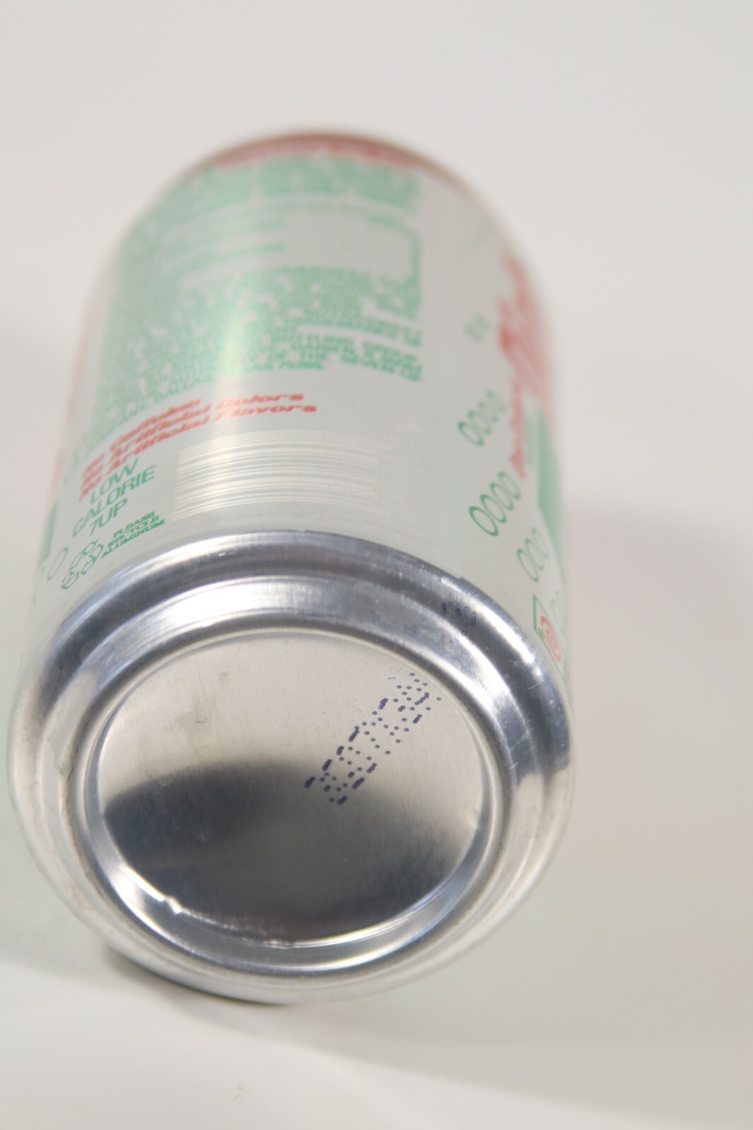Diet 7-Up Soda Can - 12oz Look Inside to Win