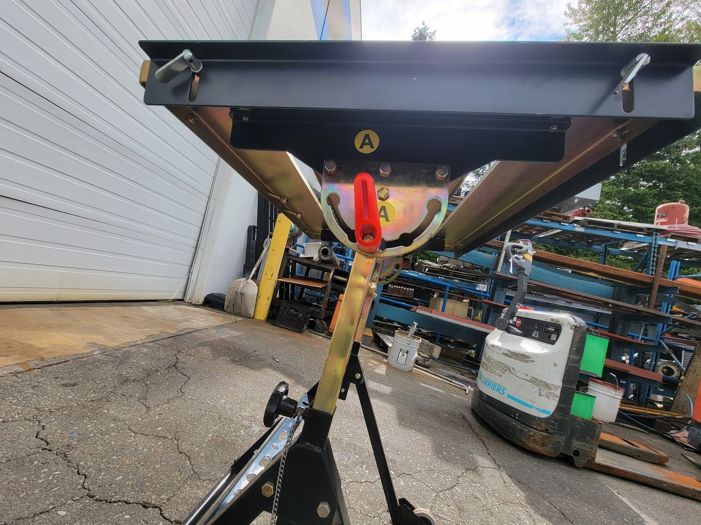 Nomad 30" x 20" Portable Welding Workbench Table