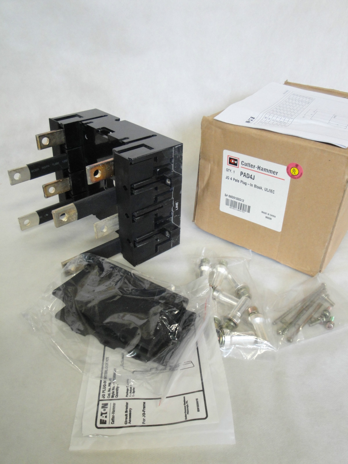 NEW IN BOX CUTLER HAMMER PAD4J JG 4 POLE PLUG-IN ADAPTER