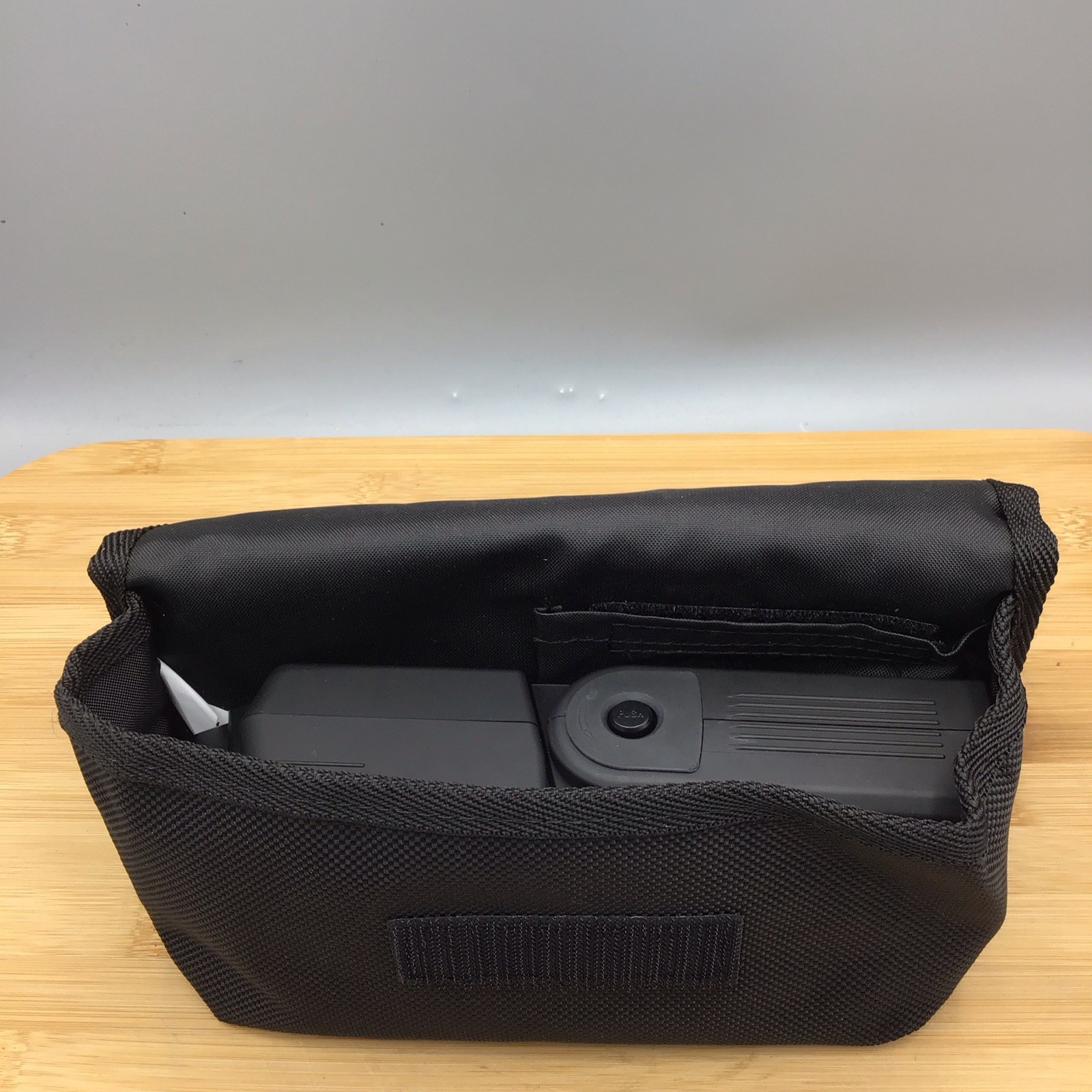 Sigma EF-610 DG ST Electronic Flash For Canon With Bag.