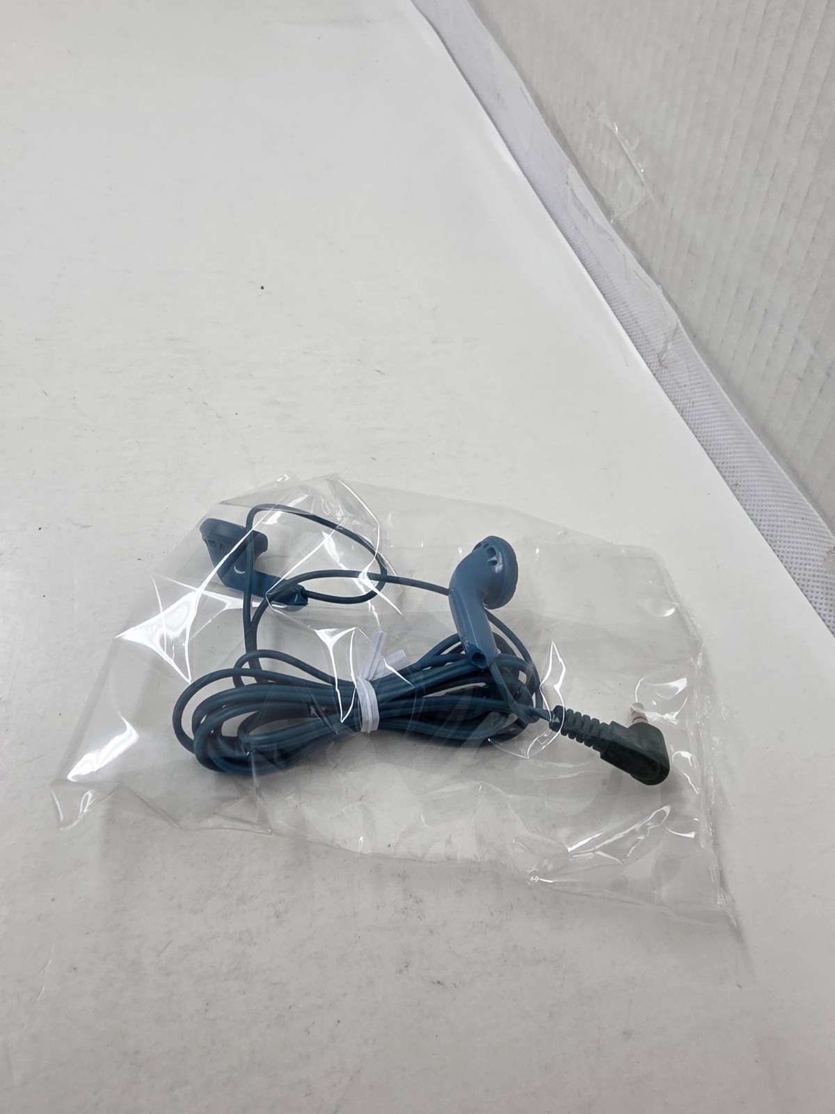 BLUE Universal 3.5mm Wired Earphones Headset Stereo Headphones Earbuds