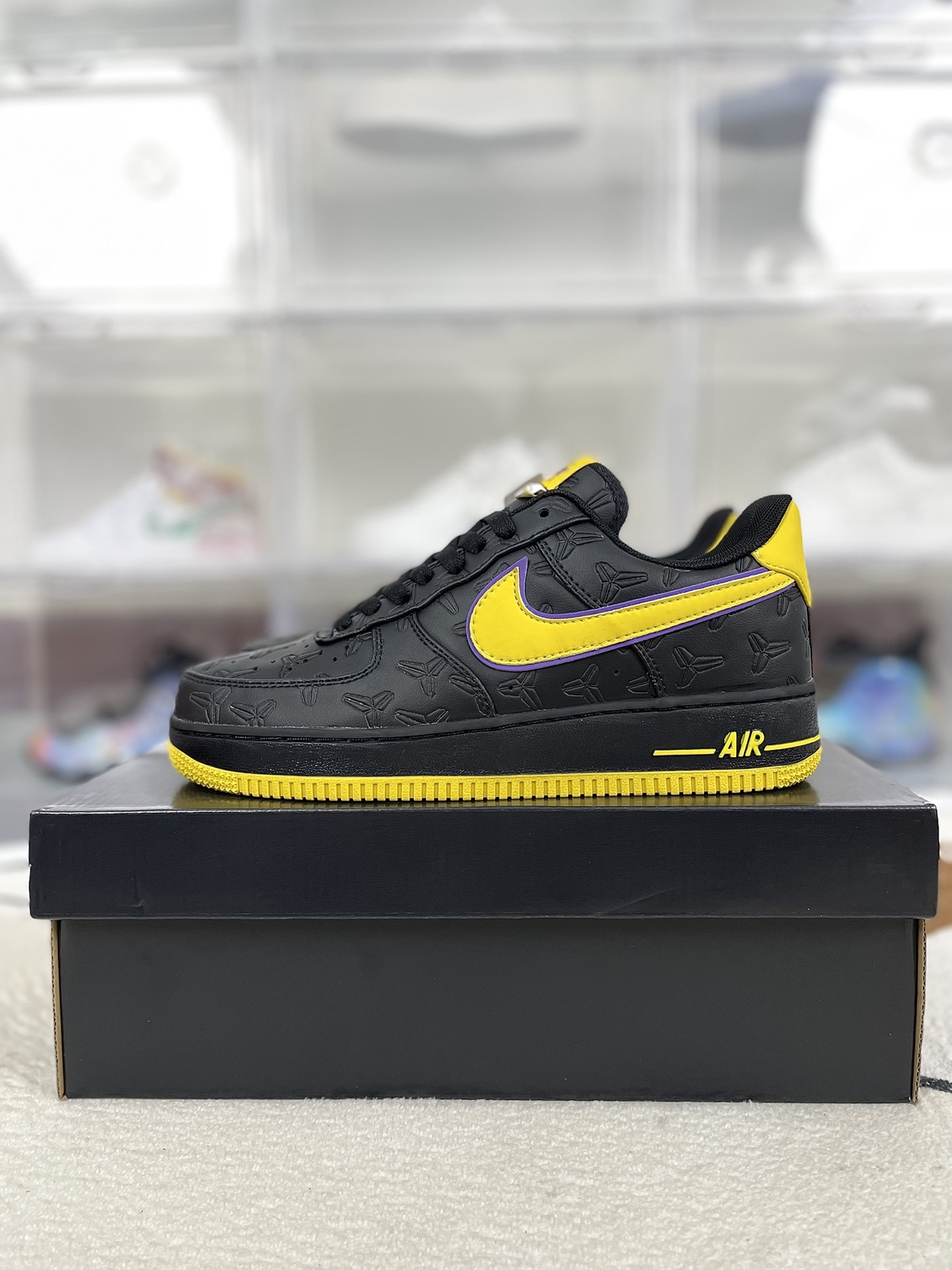 NK Kobe Bryant x Air Force 1 Low Vintage Lakers Away HV5122-001