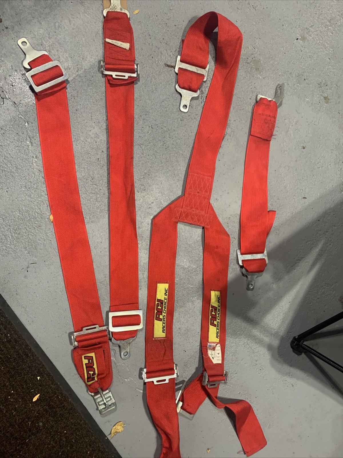 Racing Choice Inc. Racing harness. Red. SFI spec 16.1