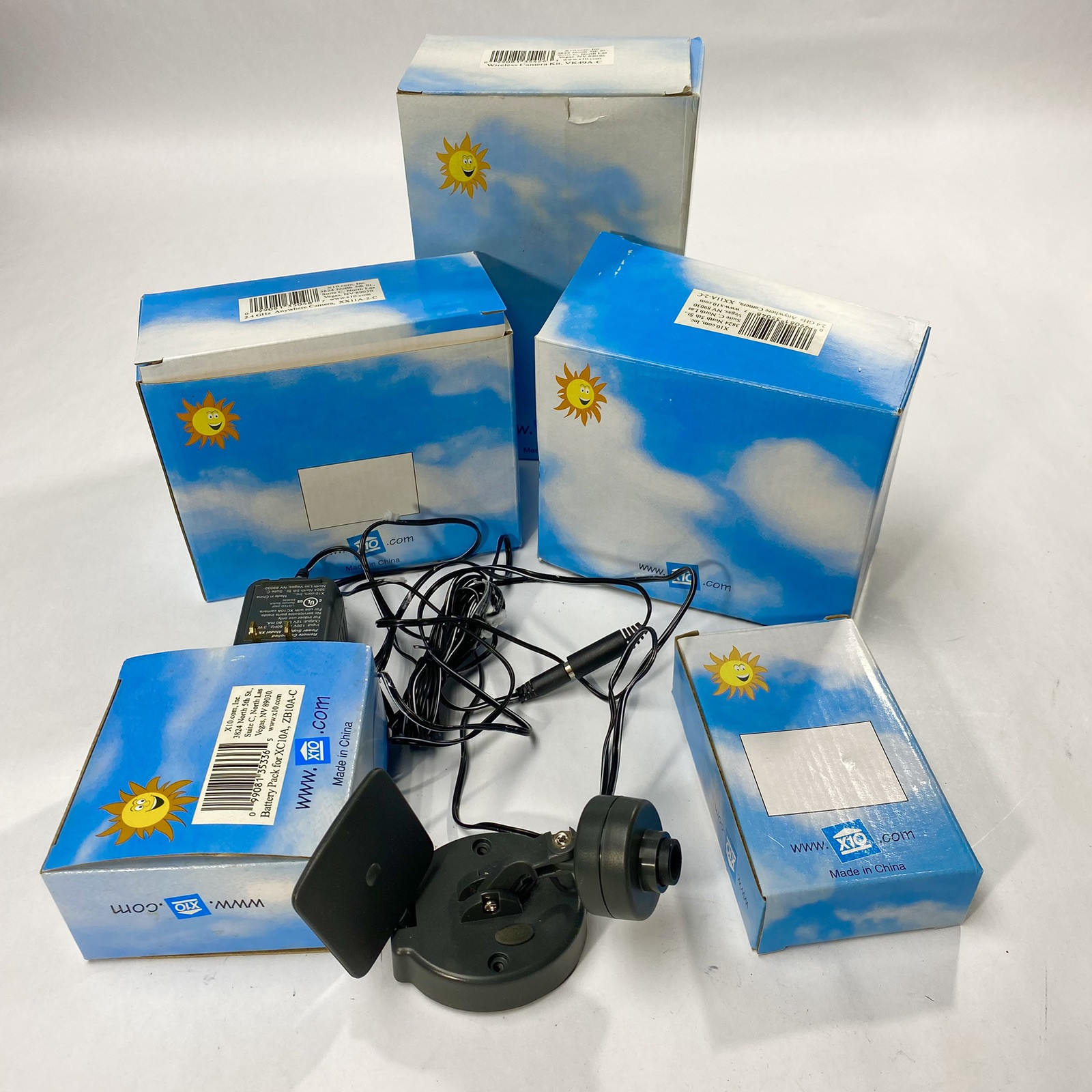 X-10 3 Wireless Color Cameras, Video receiver, Scanning remote, 1 Battery pack