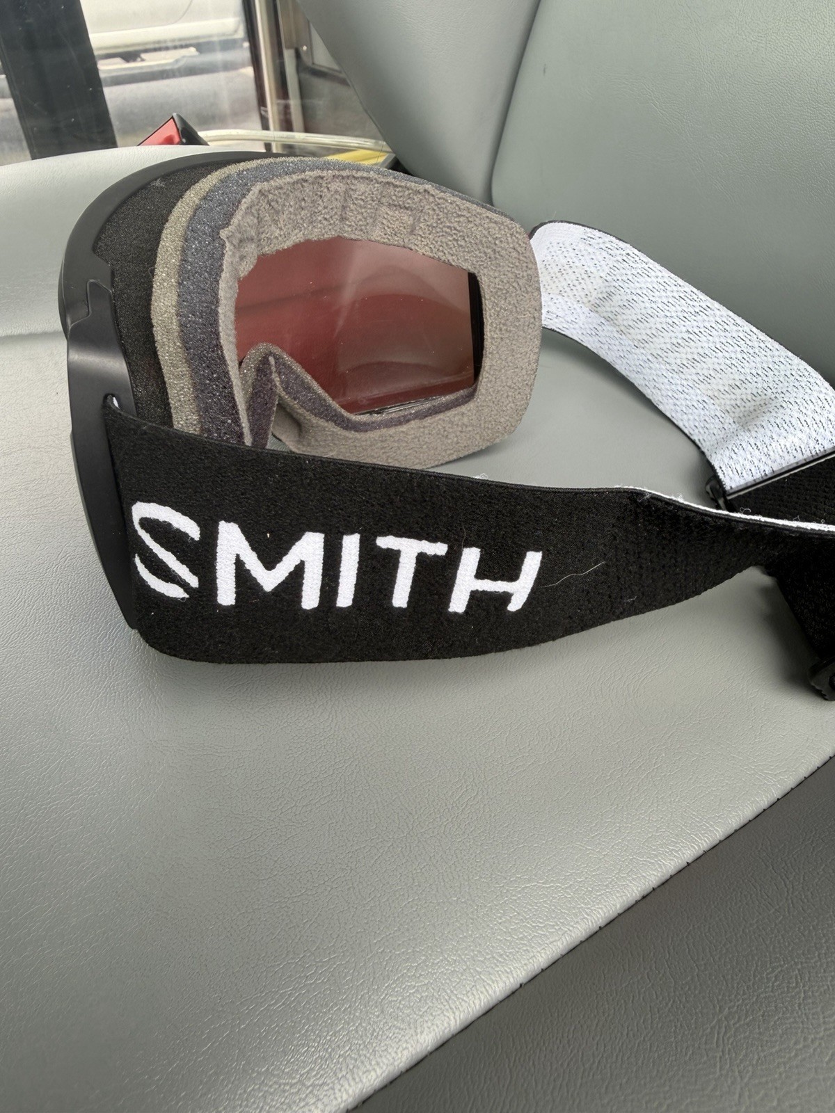 Smith Ski Goggles Mirrored Blue Lens Black Frame Adjustable Strap Foam Padding
