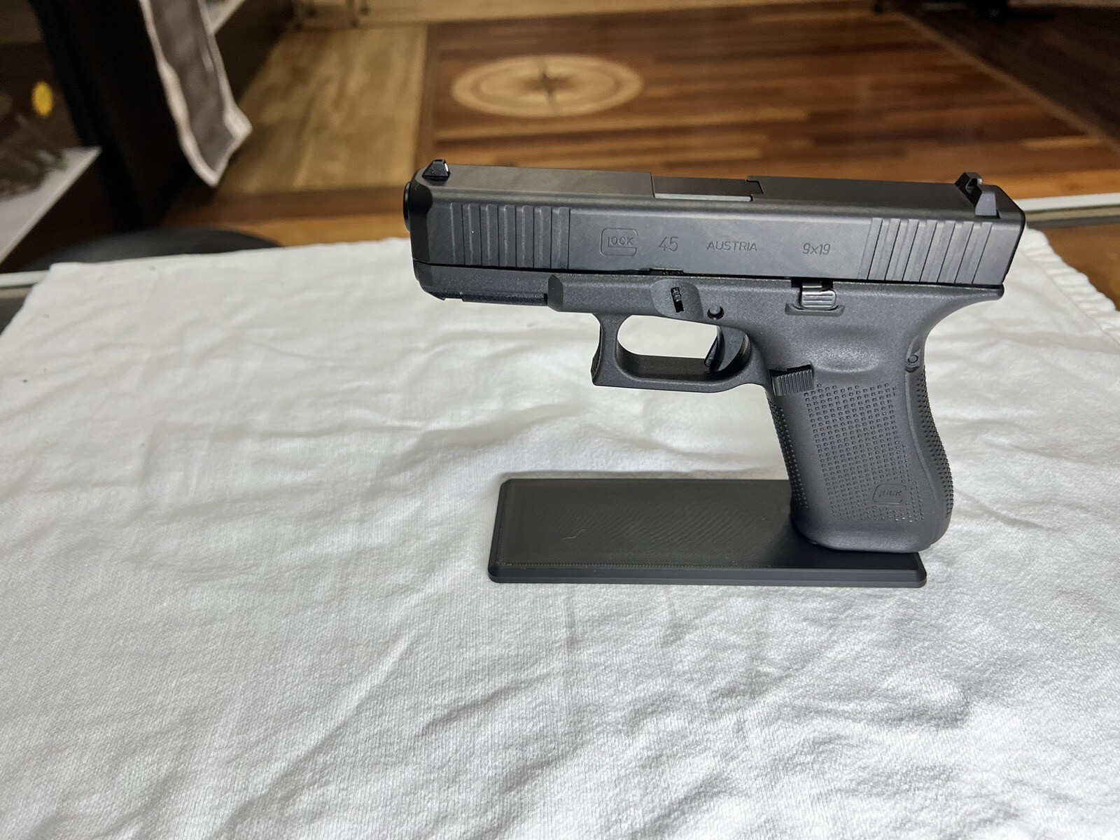 Pistol Stand Double Stack 9mm, 10mm, 40, 45