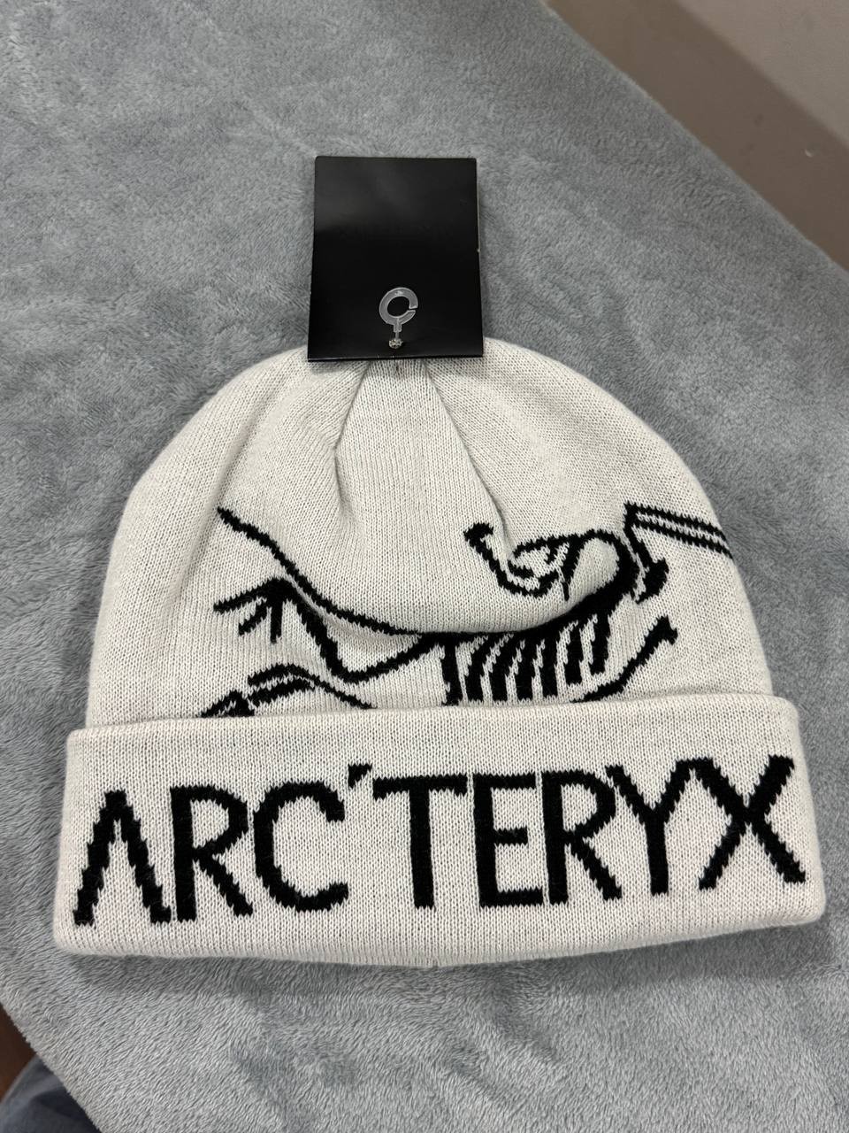 Arc'teryx Bird Head Toque White Beanie - Wool Unisex Winter Ski Hiking Hat NWT