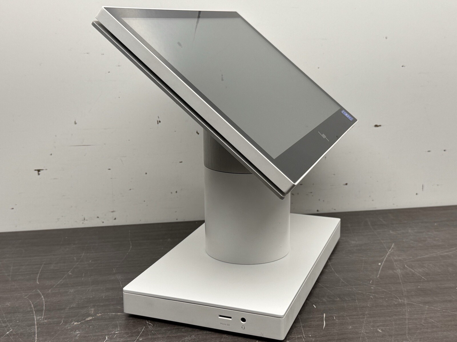 HP Engage One All-in-One System 141 Model TPC-1025-R - M49