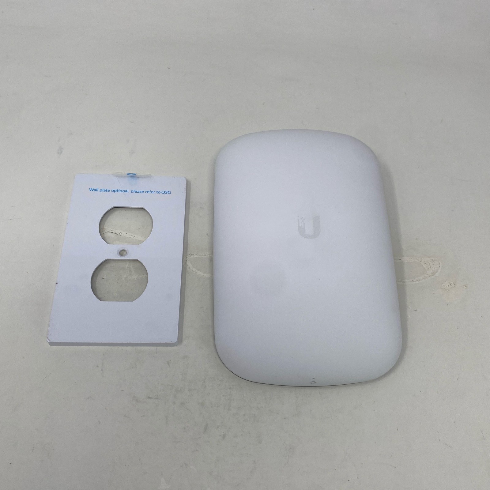 Ubiquiti UniFi BeaconHD UAP-BeaconHD Wall Plug Wi-Fi Extender White