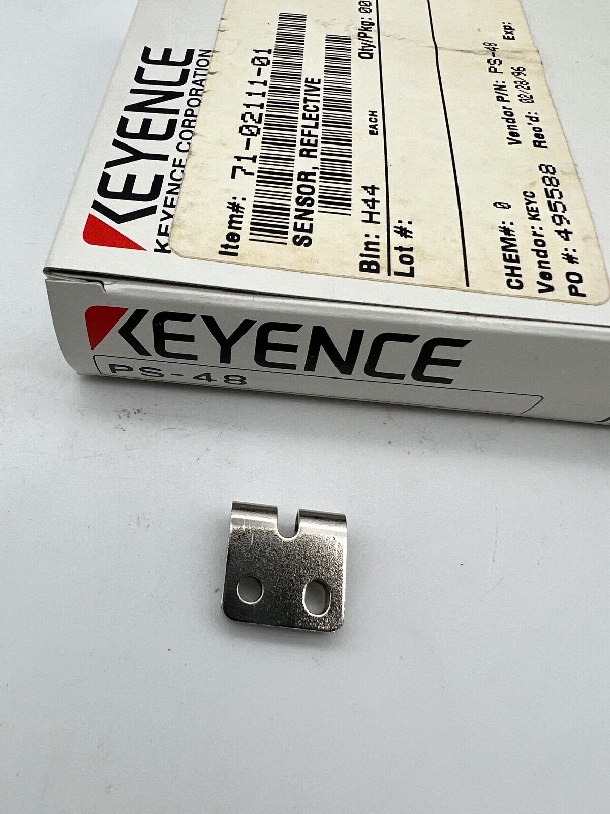 NEW IN BOX KEYENCE PS-48 Diffuse Reflective Cylindrical Sensor Head JAPAN