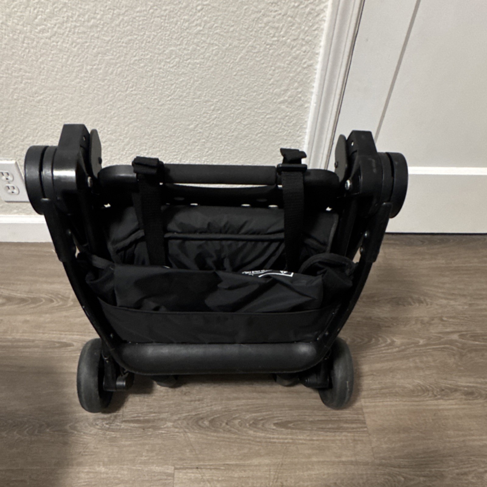 Graco Lightweight Black Gray Foldable Single Stroller Adjustable Canopy