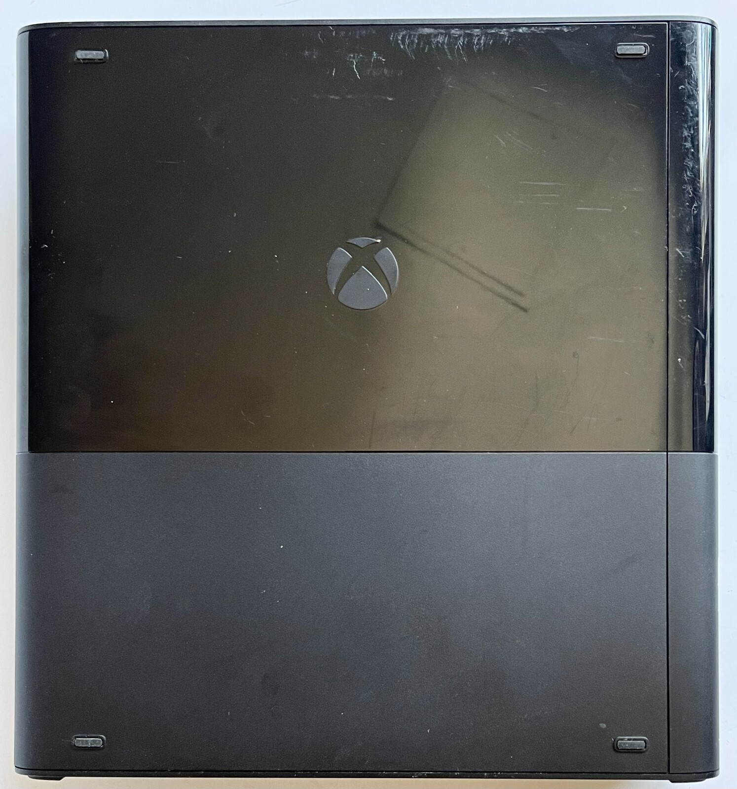 XBOX 360 CONSOLE + 2 CONTROLLERS, CHARGER, KINNECT, POWER, HDMI CABLES & 3 GAMES