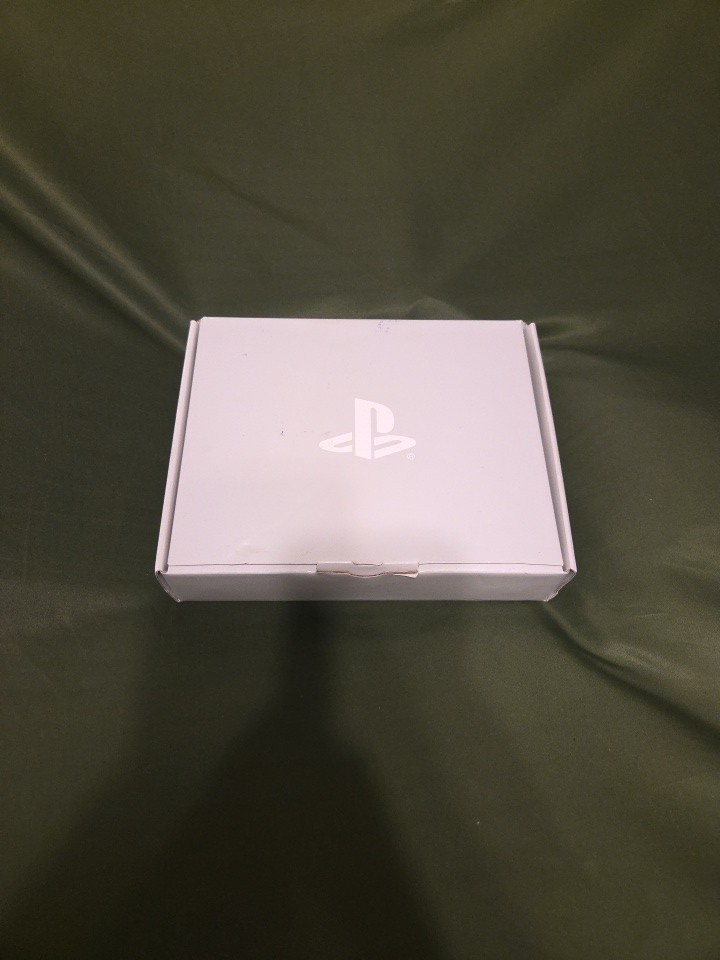 PS VR Processor Unit with PS Camera and 2 Move Controllers. Never Used. Open Box