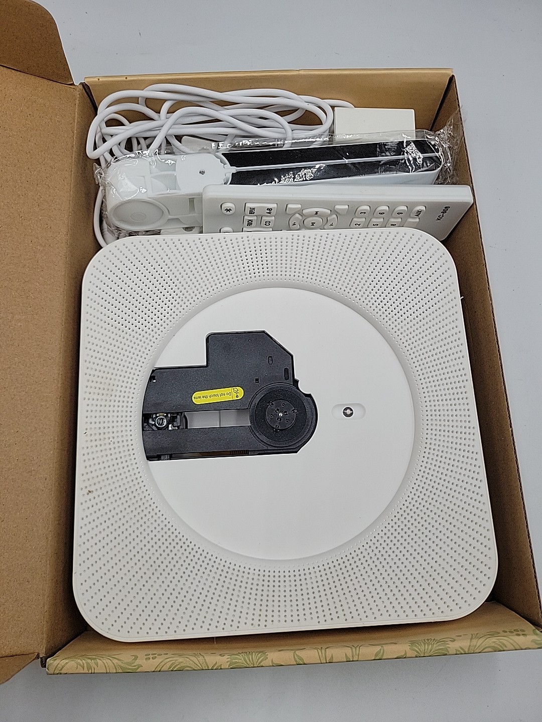 Wall-Mountable CD Player – White (USB Powered) w/ Box & Accessories (Opened)