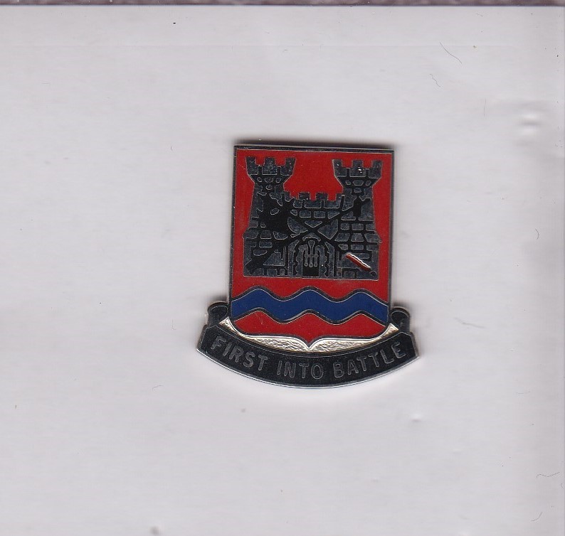 US Army 898th Engineer Battalion DUI crest c/b clutchback badge P-23