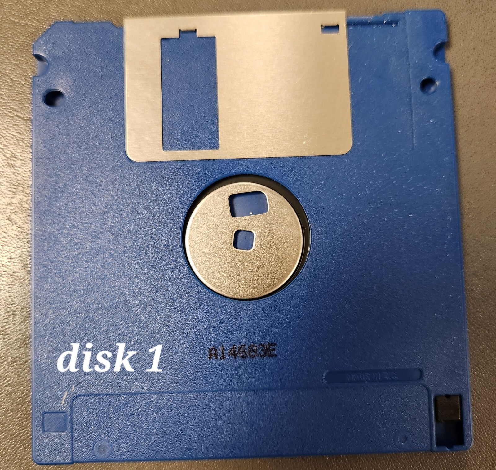 Vintage 1997 Commodore Amiga CD & 4 Floppy Disk Alive Medisoft Limited RARE
