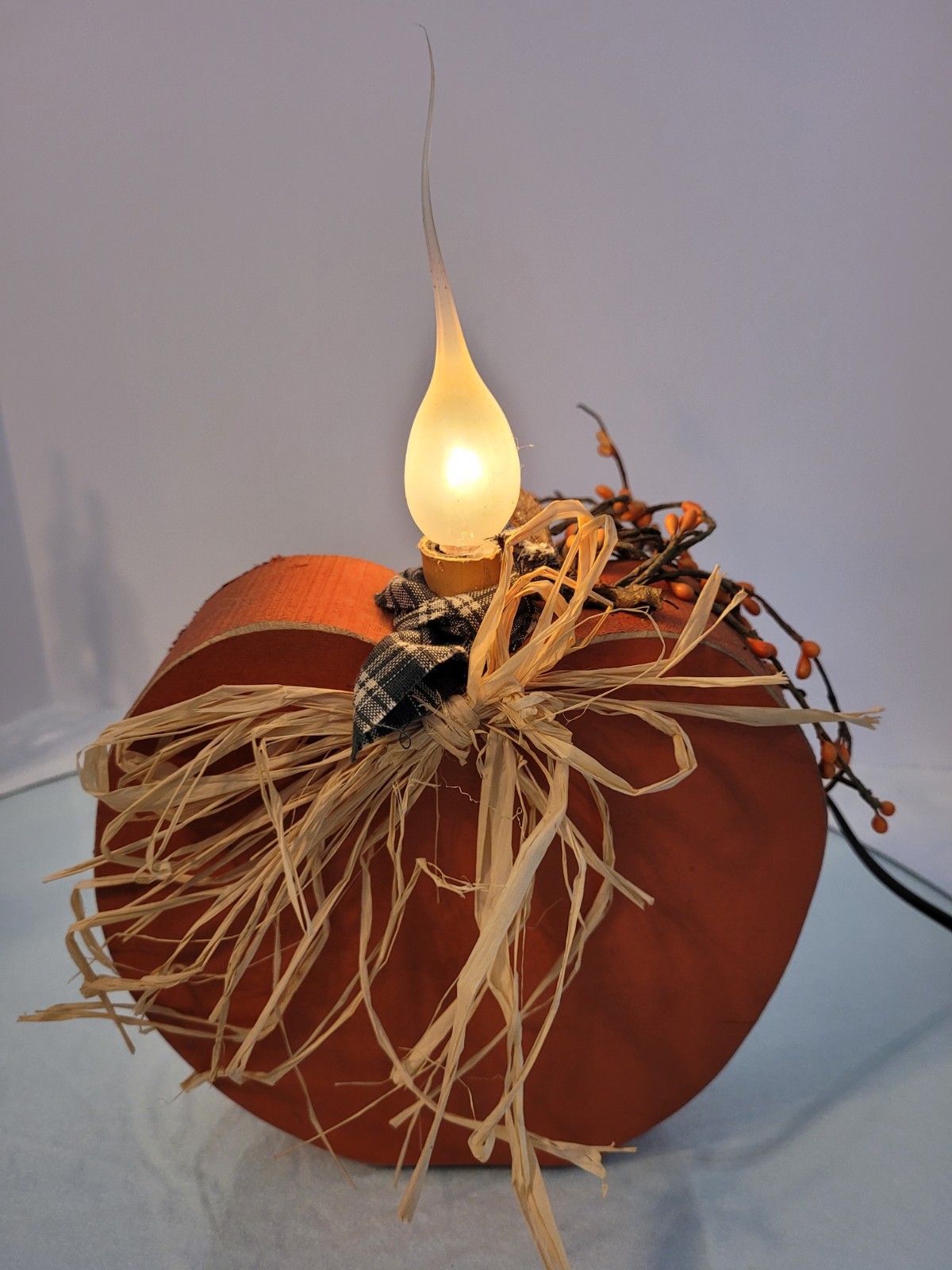 Vintage Wooden Pumpkin Night Light Lamp with Silicone Flame Light. Tested Works