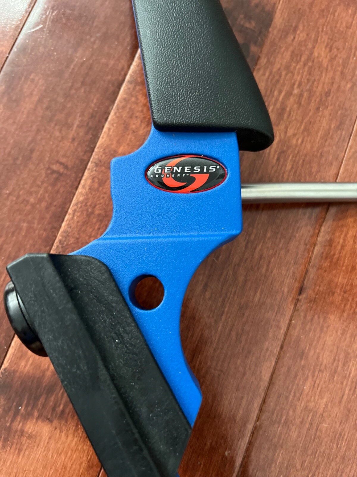 Gently Used Blue Genesis Compound Bow Set 