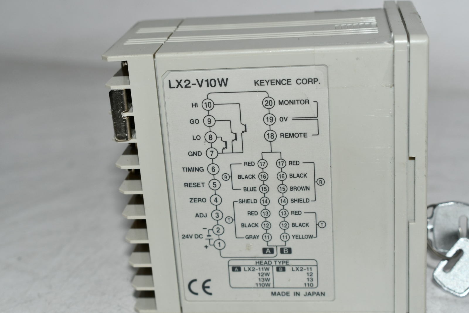 Keyence LX2-V10W AMPLIFIER UNIT 24 VDC 190 MA 100O HM 1250 /SEC SAMPLING RATE