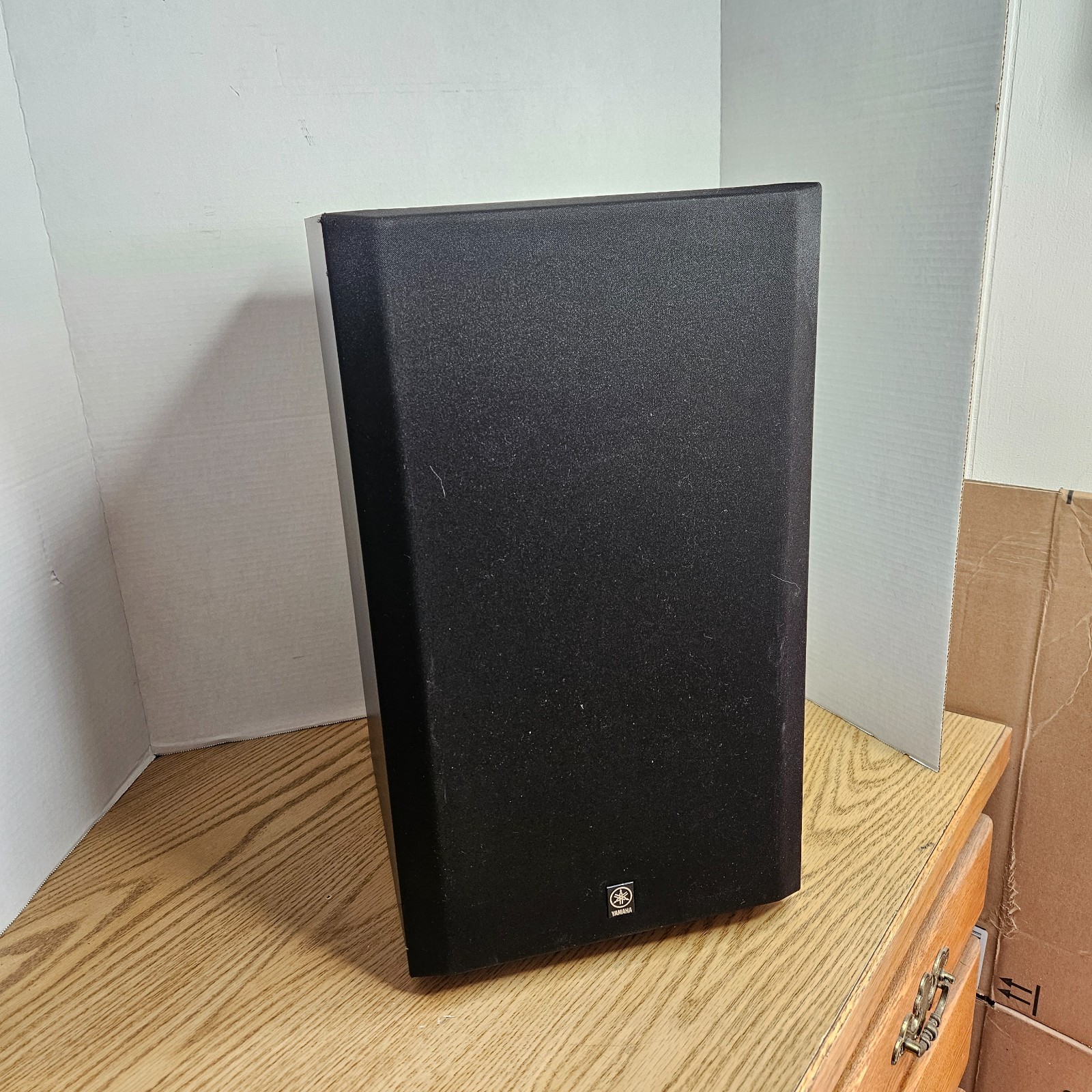 YAMAHA YAS-70 Subwoofer Speaker Powered with Cables