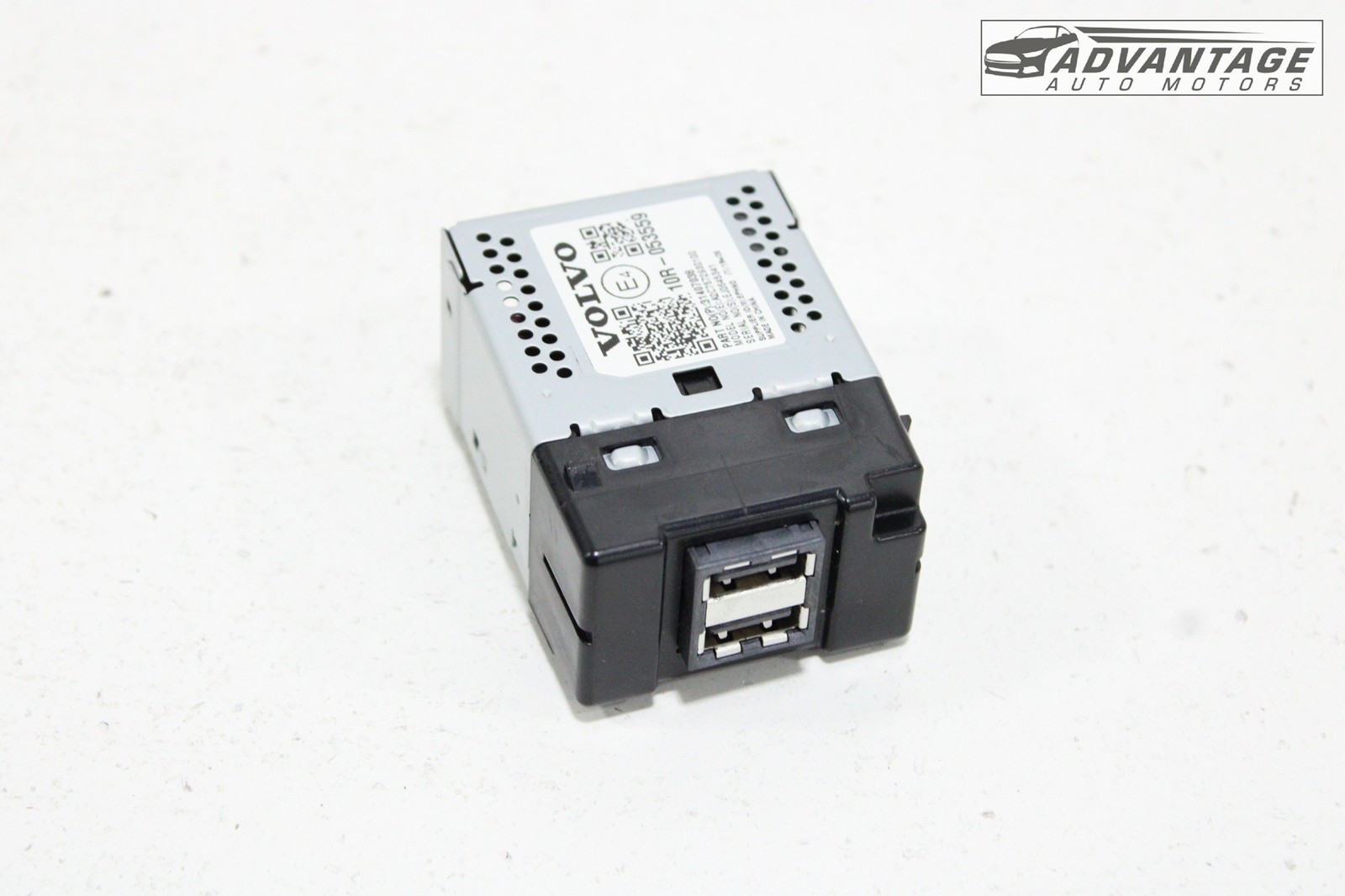 2016-2022 VOLVO XC90 FRONT CENTER CONSOLE DUAL USB HUB CHARGING SOCKET PORT OEM