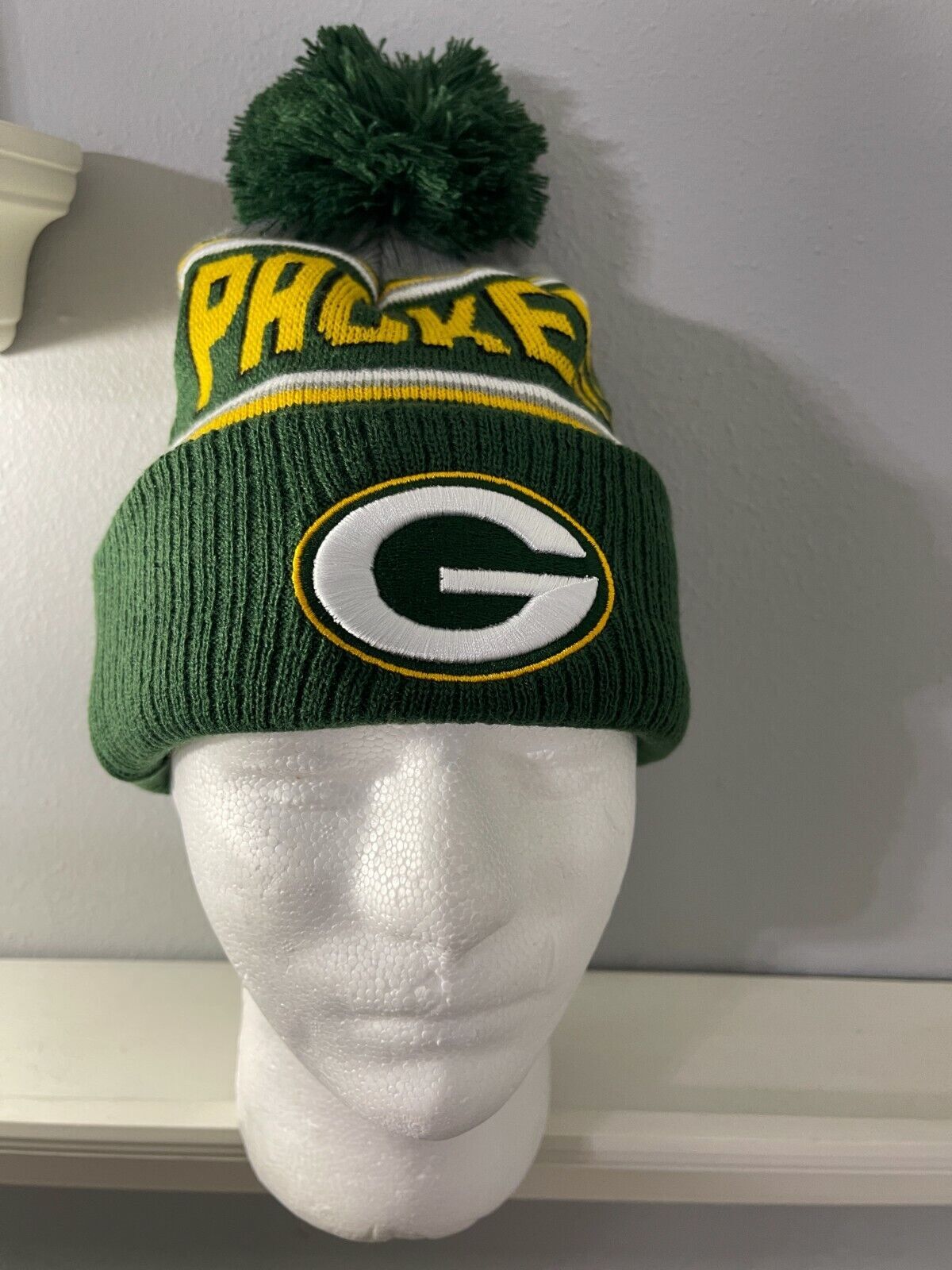 Green Bay Packers New Era Knit Hat On Field Sideline Beanie Hat Fleece Cap USA..