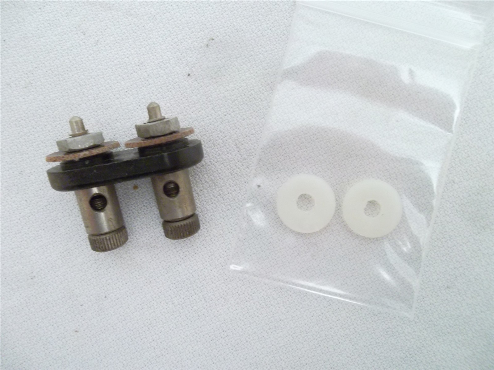 HALLICRAFTERS PART - ANTENNA BINDING POST SET w/ BLACK INSULATOR