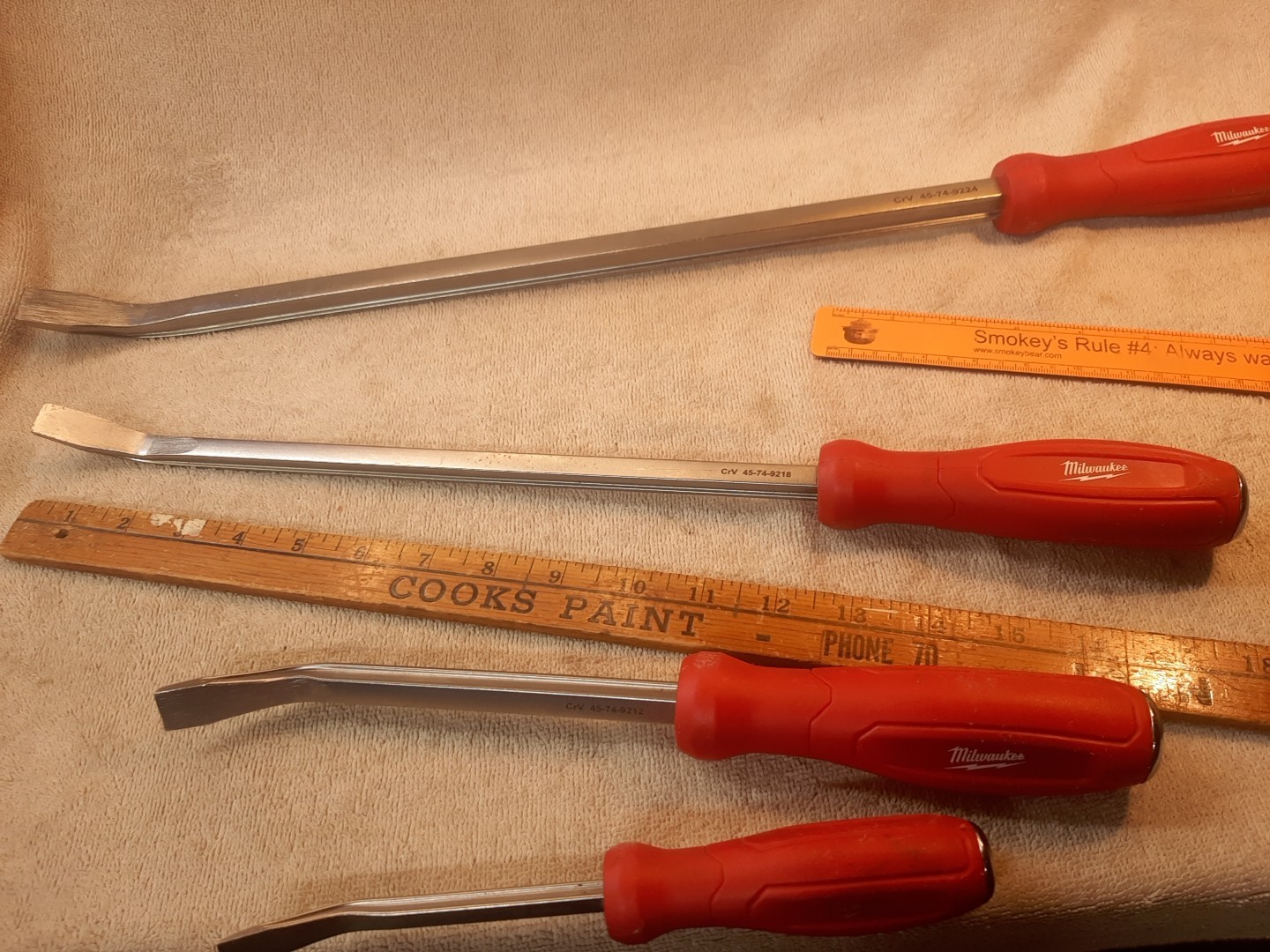 Milwaukee Tool 48-22-9214 4 Pc. Pry Bar Set