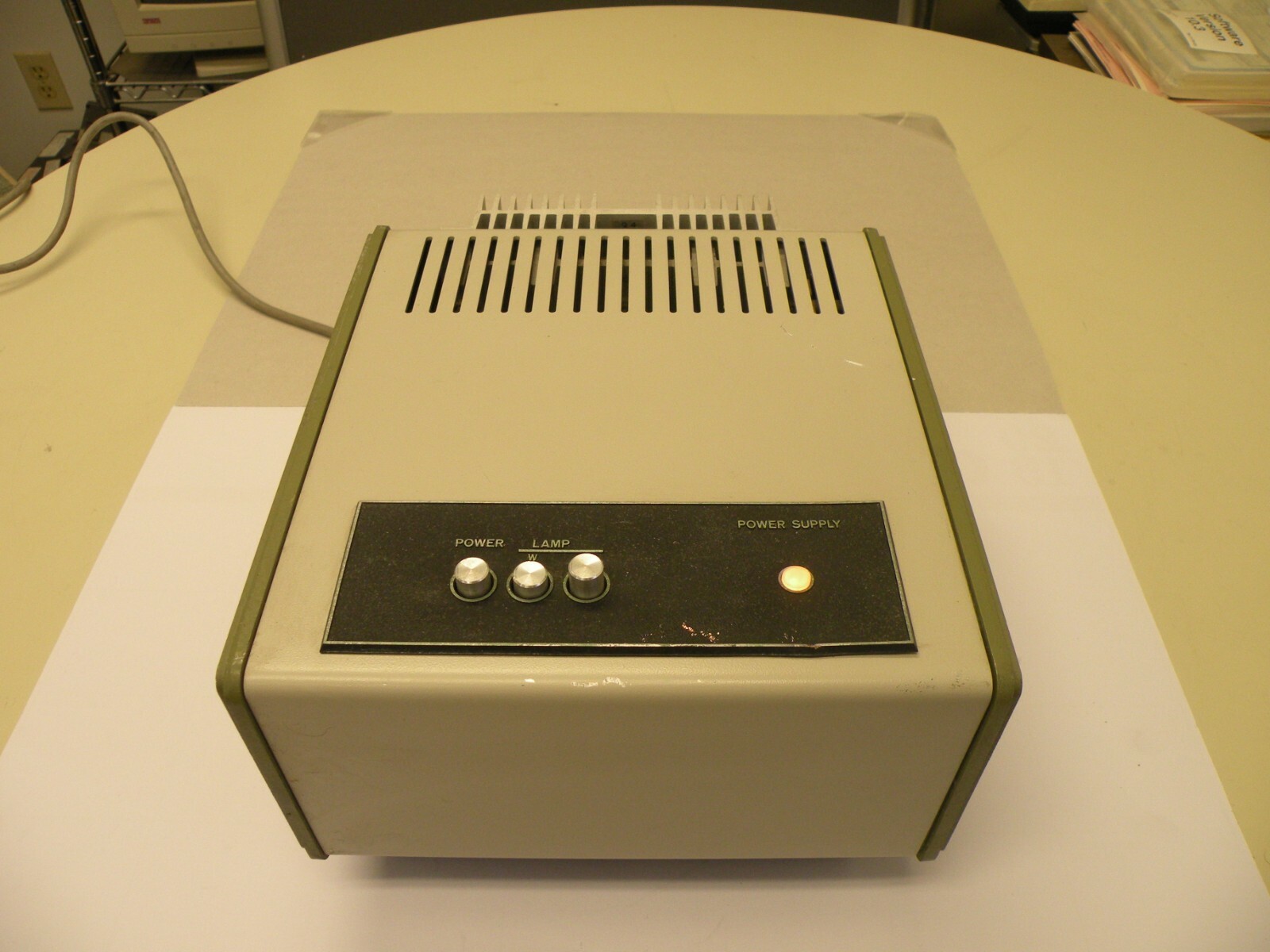 HITACHI 100-0102 LAB POWER SUPPLY