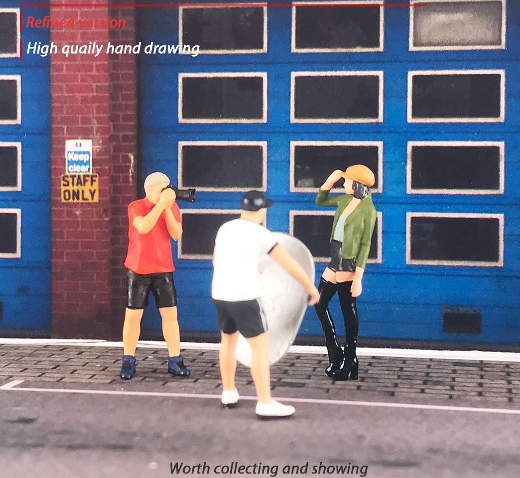 1:64 Painted Figure Mini Model Miniature Resin Diorama Street Shooting Model