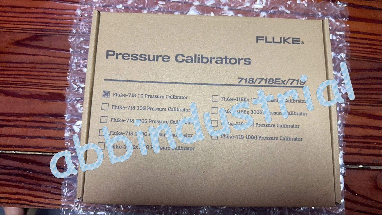 NEW 718-30G PRESSURE CALIBRATOR