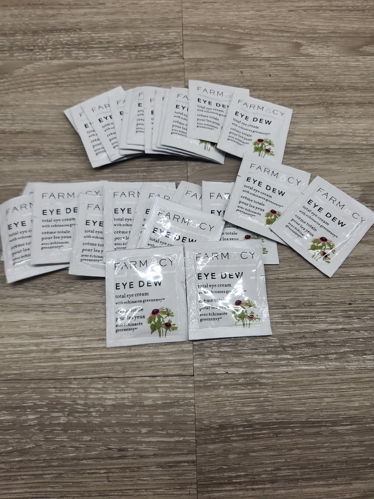 Farmacy Eye Dew With Echinacea Green envy Total Eye Cream 0.05fl Oz 25 Packs