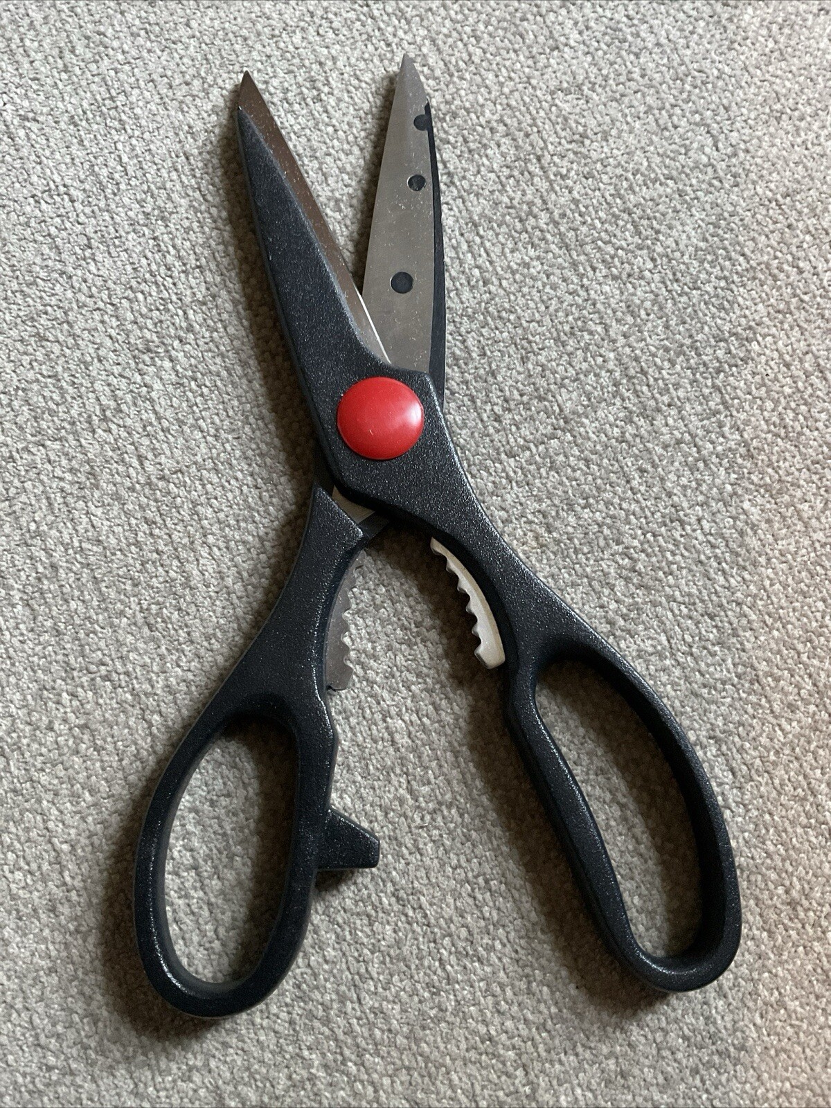 Light & Tasty 8.5 inch Kitchen Shears Scissors - See Pics. Never Used