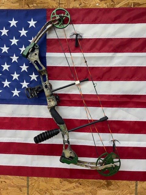 BEAR - Lights Out - Compound Bow - RH + EXTRAS