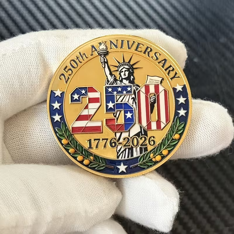 Americas "250 year" Anniversary   Commemorative Beautiful Challenger coins
