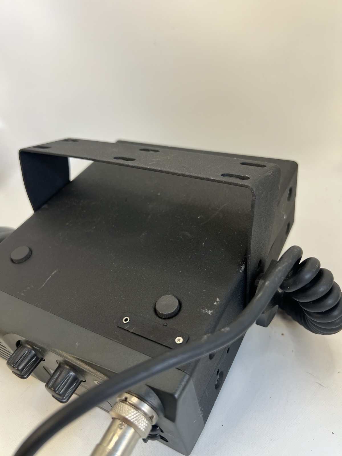 RadioShack 19-1210 2CH Mobile VHF Transceiver w/ Mic Bracket Untested
