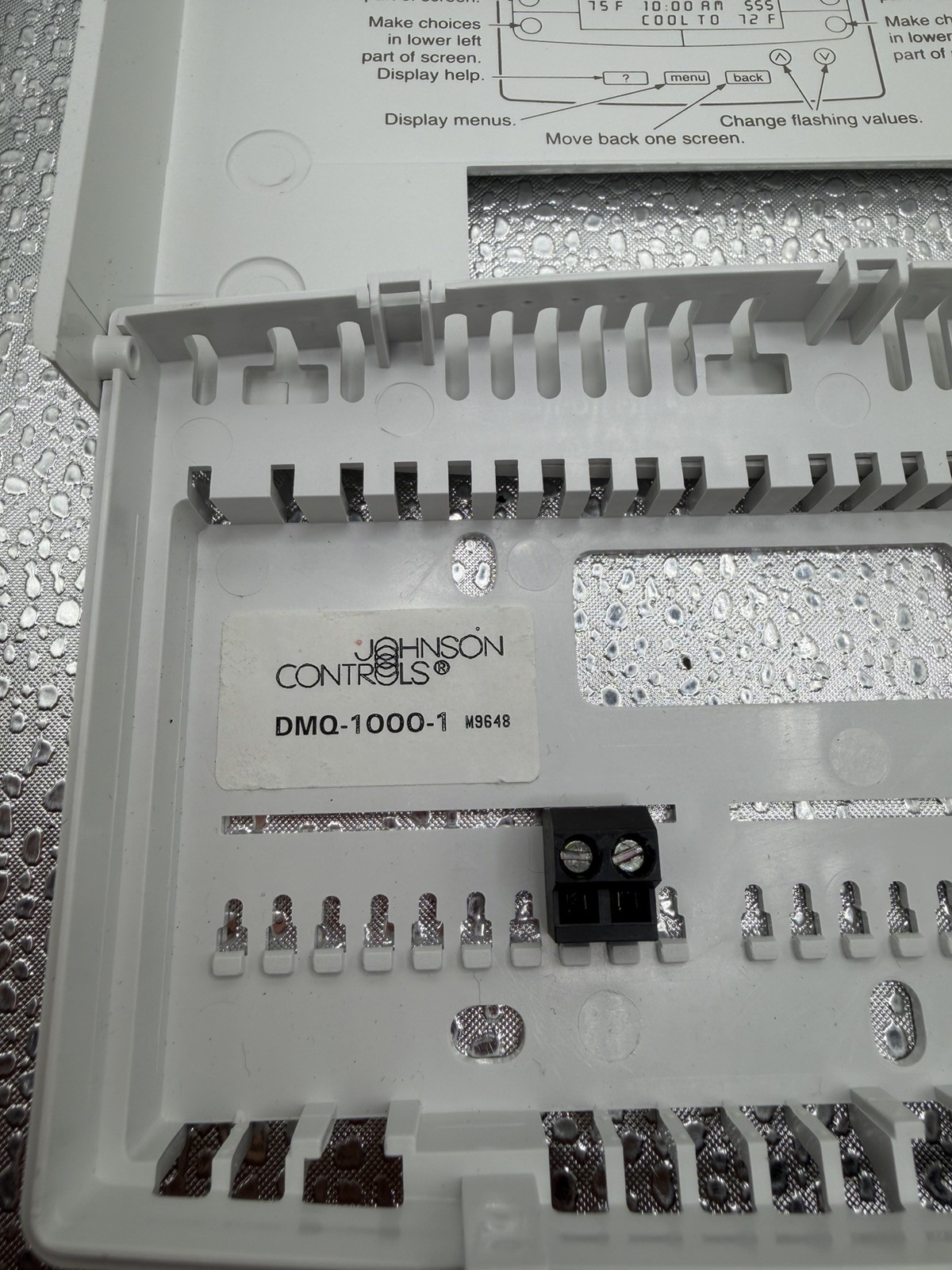 JOHNSON CONTROLS THERMOSTAT WALL MOUNT ENHANCED CUSTOMER INTERFACE DMQ-1000-1