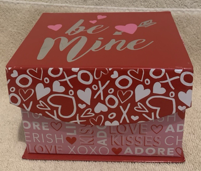 Greenbrier BE MINE VALENTINE'S DAY Hinged Gift Box 6x4x4 - EUC