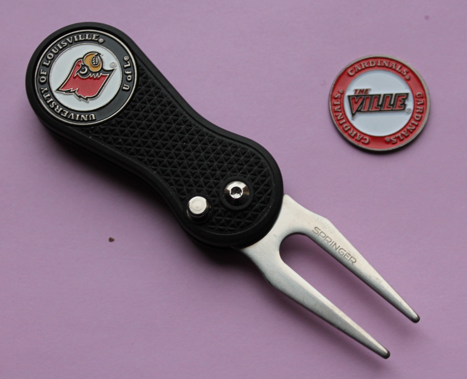 LOUISVILLE CARDINALS THE VILLE NCAA  2-SIDED LOGO GOLF BALL MARKER DIVOT TOOL