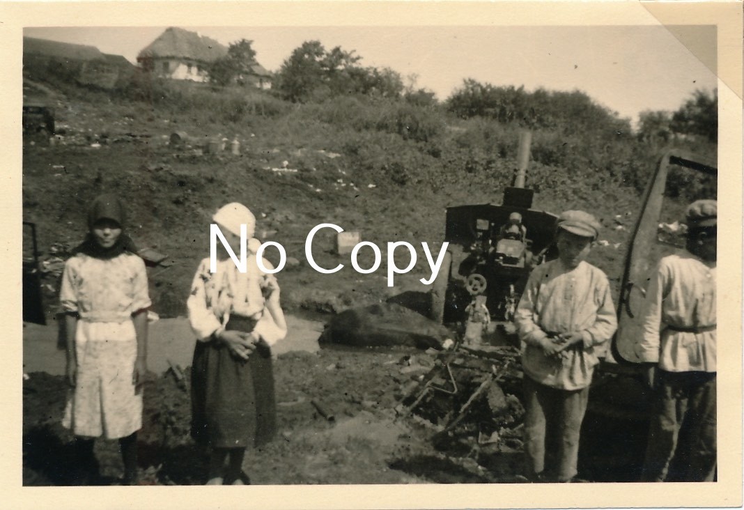 Photo WK2 1st Gebirgsjäger 99 - Balkan Childrens Gun X209
