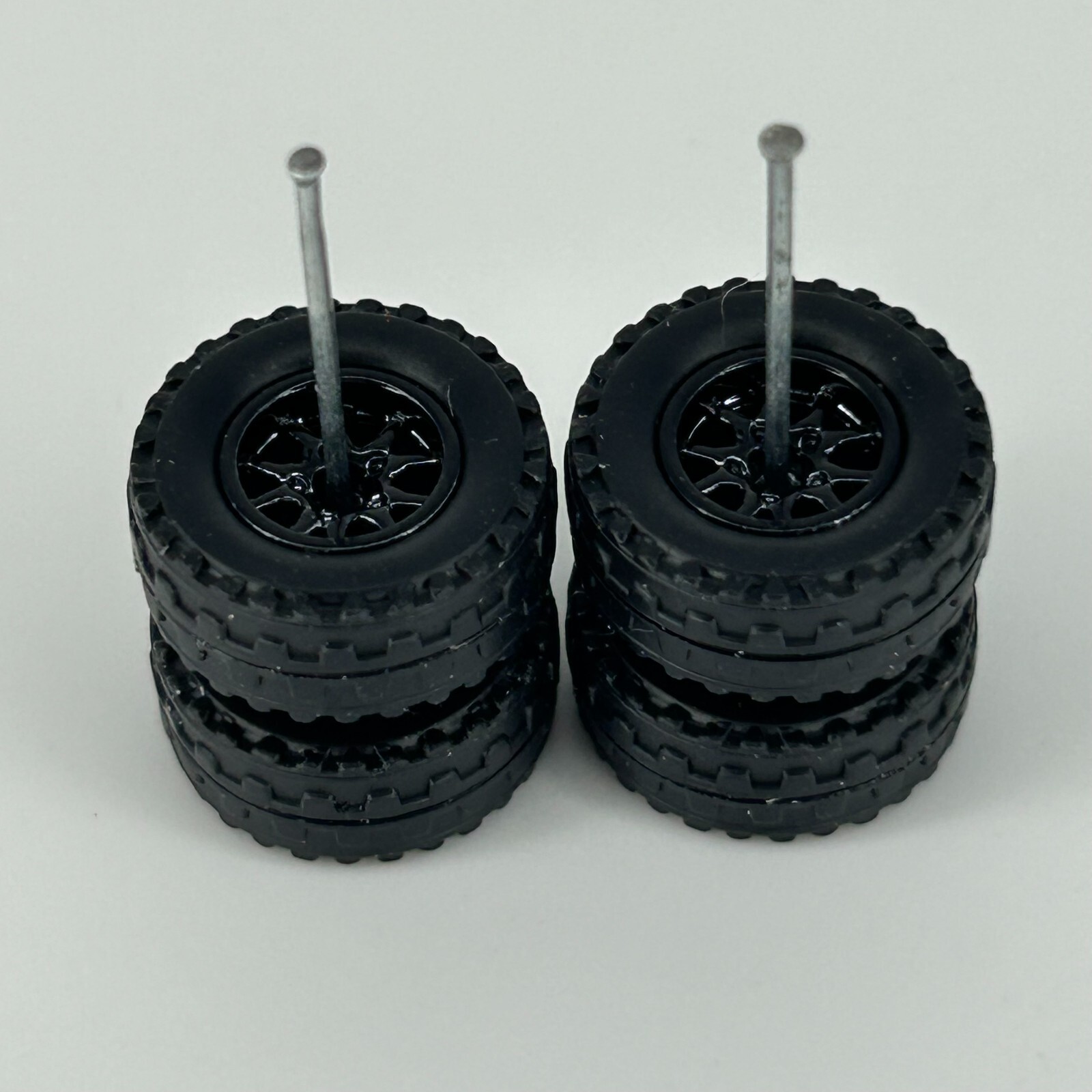 14mm 4x4 Truck Tire Sets - Black Blackwall 10 spoke for Hot Wheels