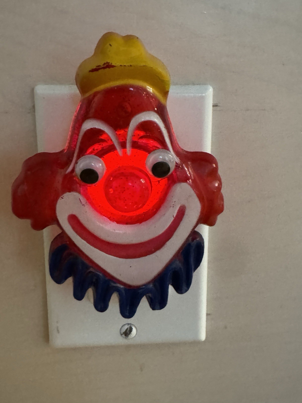 Vintage 1950’s Clown Face Plug-In Night Light, Multicolor Plastic. 4.5” RARE