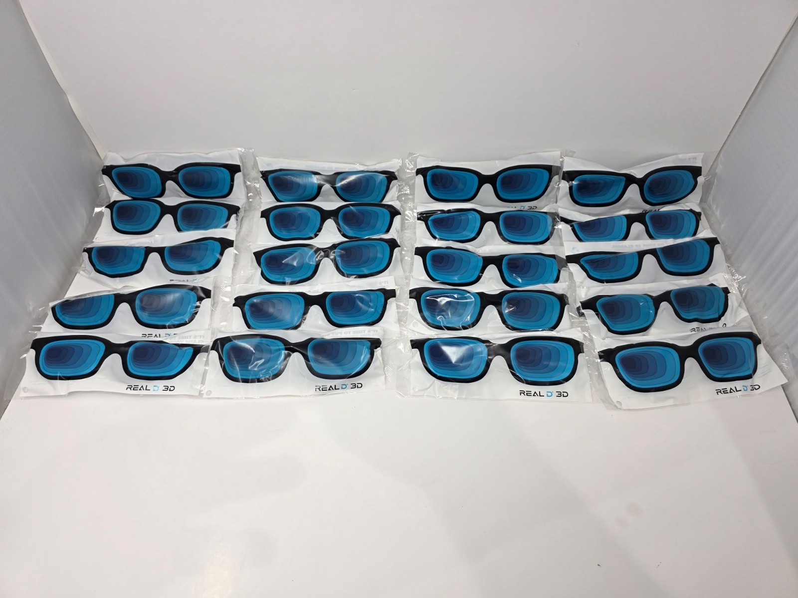 Lot of 20x Brand New Real D 3D Glasses ADULT Size PN: 0030109-001 ***