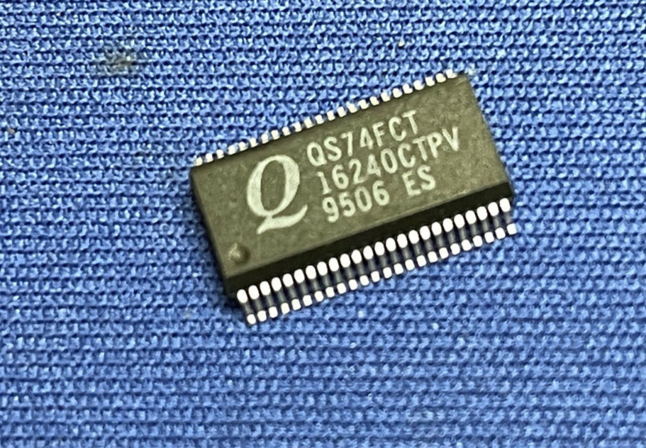 QS74FCT16240CTPV QS 74FCT16240 FCT16240 SMT 48-TTSOP WIDE NEW! ORIG TUBES