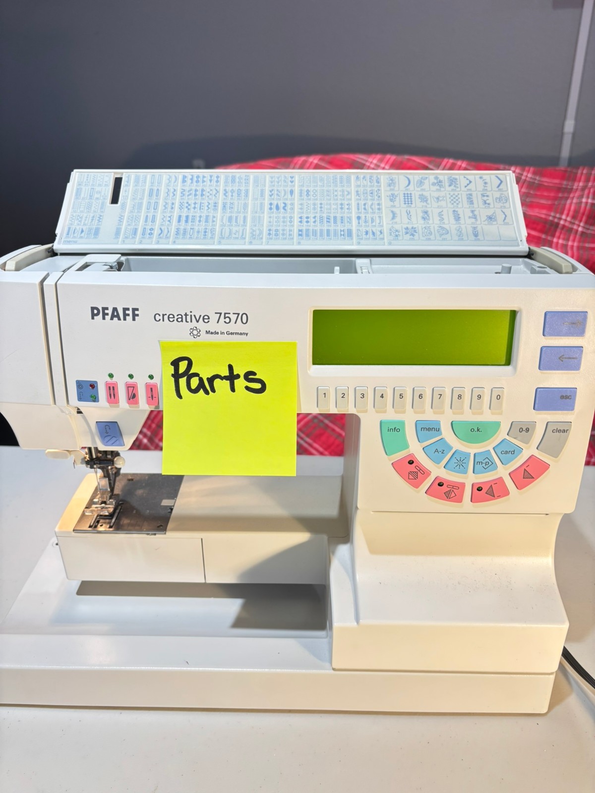 PARTS  Pfaff Creative 7570 Sewing Embroidery Machine  Untested REPAIR ONLY!!