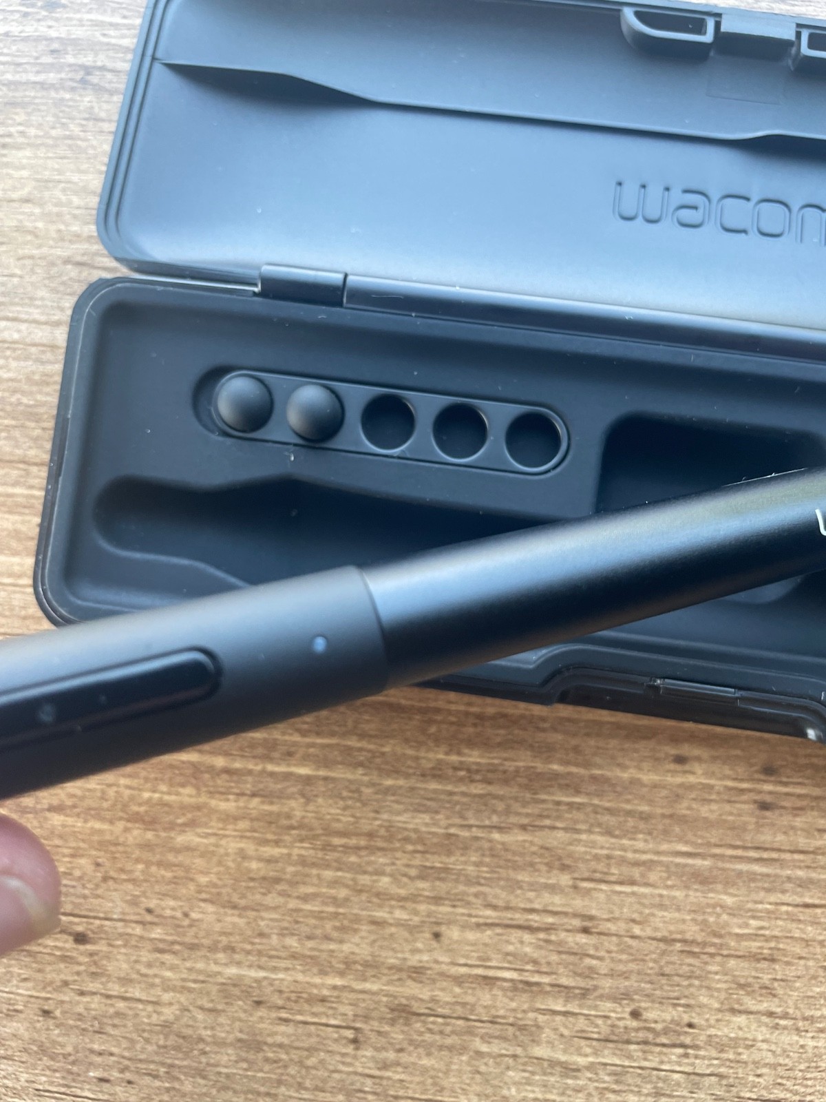 Wacom CS-500P Intuos Wireless Creative Black Stylus Pen Extra Tips POWERS ON