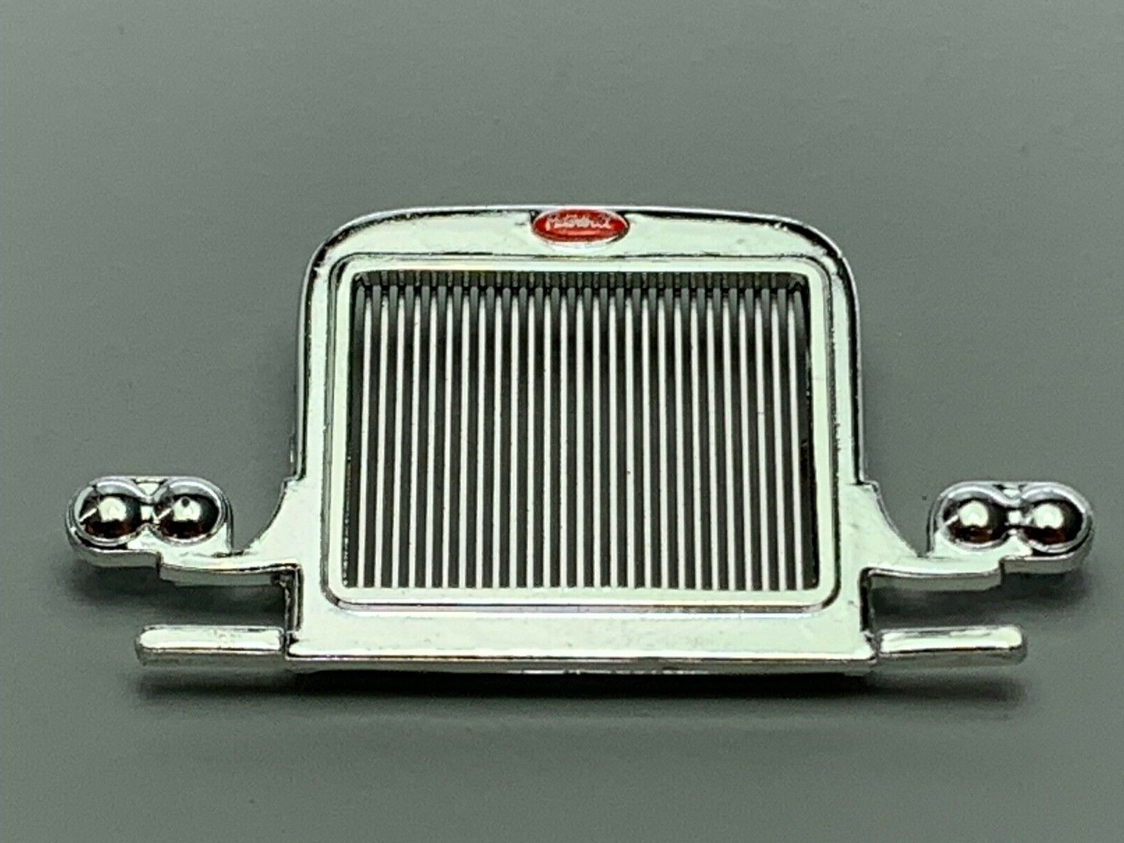 1/64 DCP CHROME PETERBILT 379/389 DUAL ROUND LIGHT GRILL