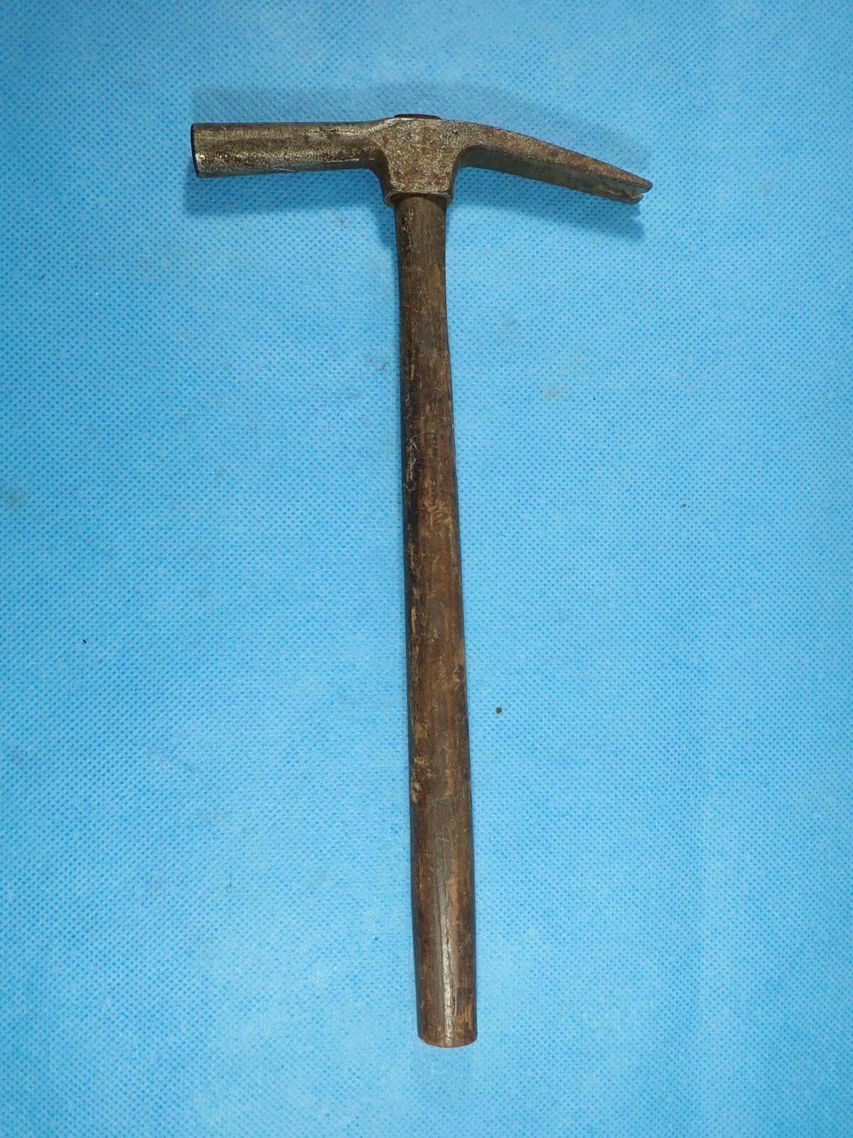 vintage tack hammer 5 oz. with claw